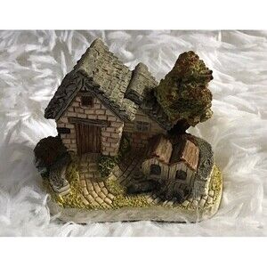 Shires Cheshire Kennels David Winter Studio 1992 Small Cottage Figure British